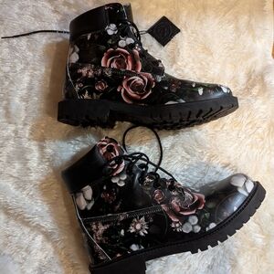 Timberland Women's 6" Heritage Waterproof Boots: BLACK/FLORAL:: SZ 9.5